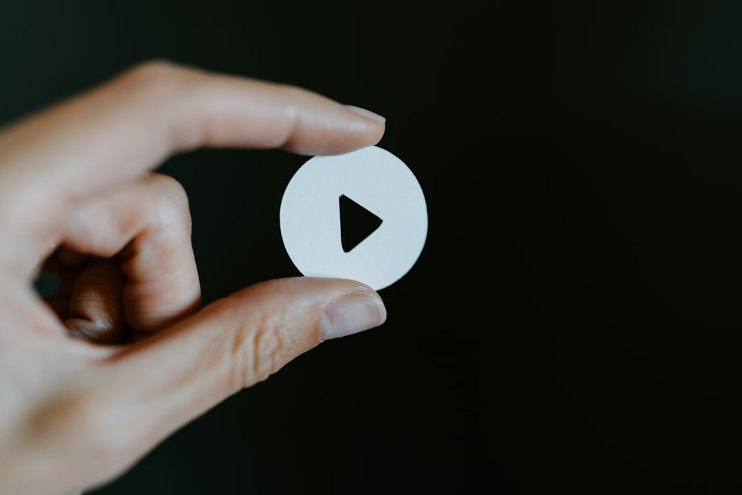 Crowdsourcing short video review